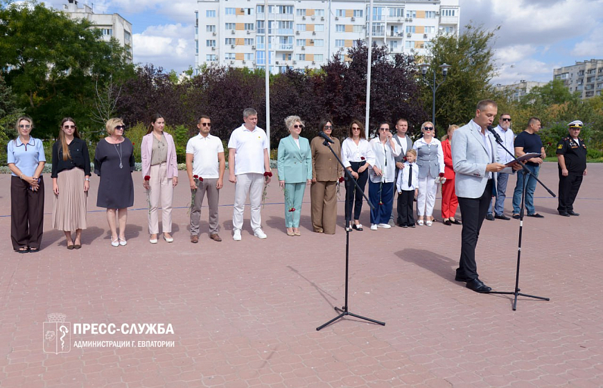 Евпаторийские школьники заступили на «Вахту памяти»